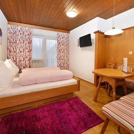 Apartment Rundblick Gaestehaus Tschagguns By Alpenfeder *